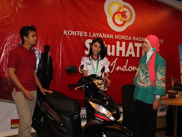 AHM Gelar Kontes Layanan Honda Nasional 2012