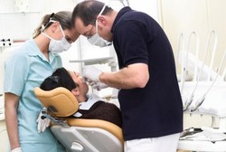 Dokter Gigi pun Perlu Tahu Kalau Pasiennya Suka Berganti Pasangan Seks