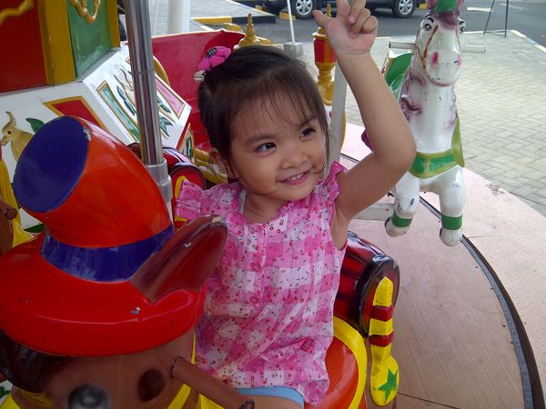 Aurelia Agnesia Eugenia Lembong, 2,11 Tahun, Perempuan
