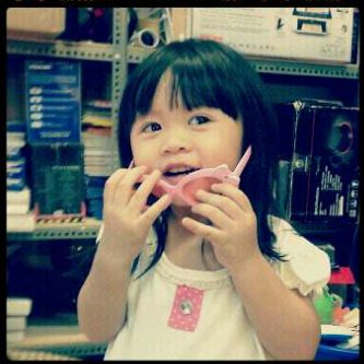 Carmel Nikea Konstatinopel, 2,5 Tahun, Perempuan