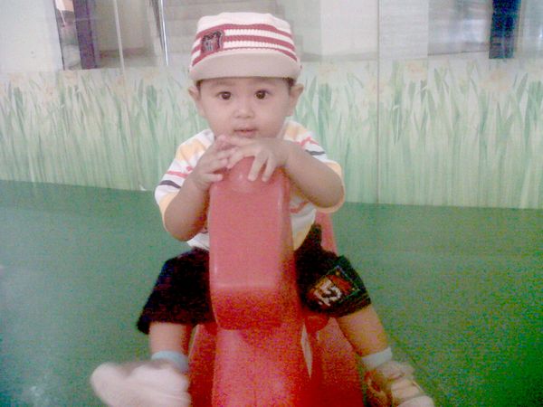 Giovanni Razka Susanto, 11 Bulan, Lelaki