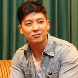 Tim Hwang Ternyata Susah Bilang NG dan E