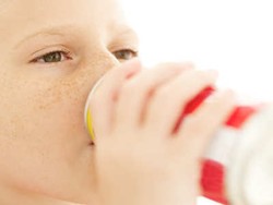 Minuman Manis Memberi Asupan Kalori Tambahan Pada Anak