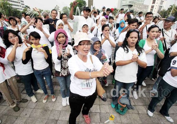 Aksi Tuna Rungu di Bundaran HI