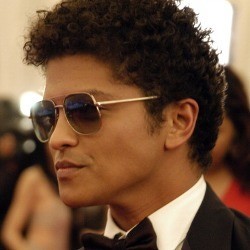 Bruno Mars Bocorkan Single Terbaru