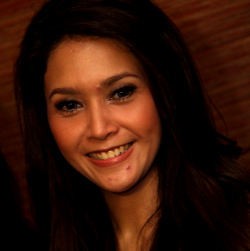 Belum Resmi Cerai, Maia Tak Mau Cari Pasangan