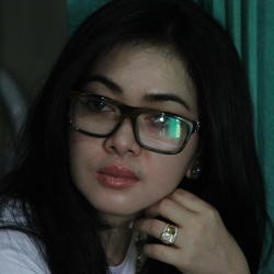 Ke RS UKI, Syahrini Juga Jenguk Korban Tawuran