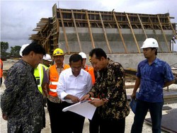 Dahlan Iskan Pantau Proyek Tol Atas Laut di Bali