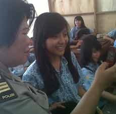 Razia Sekolah, Polisi Temukan Gunting, Cutter dan Foto Cherry Belle