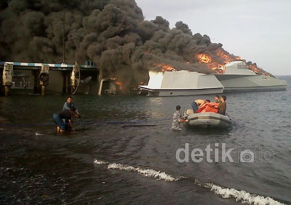 KRI Klewang Terbakar
