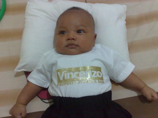 Vincenzo Charmy Rolas Hutadjulu, 5 Bulan, Lelaki