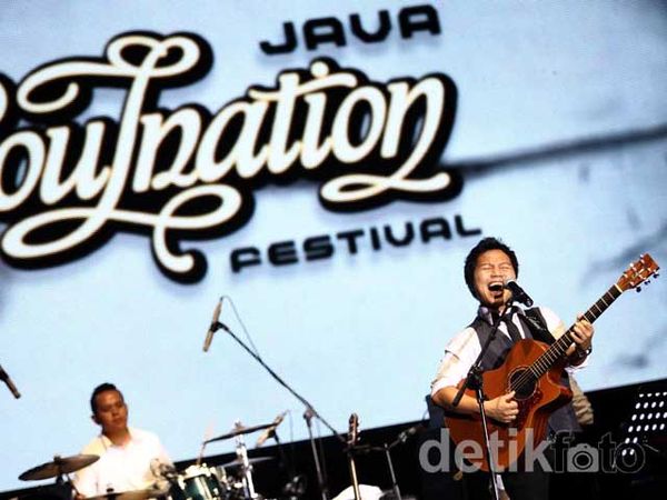 Aksi Shandy Sondoro di Java Soulnation 2012