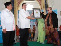 Cap Kaki Tiga Raih Rekor MURI