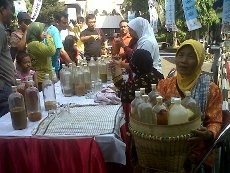 Penjual Jamu Tradisional Kampanye Hidup Sehat di DPRD Jateng