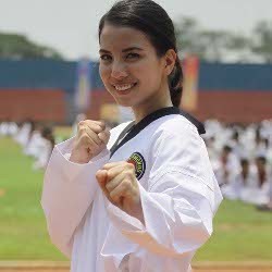 Jadi Duta Taekwondo Indonesia, Tya Ariestya Tinggalkan Dunia Hiburan?