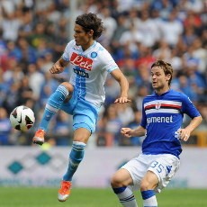 Penalti Cavani Menangkan Napoli