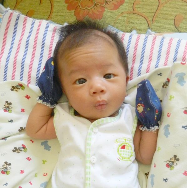 Moch. Adla Adhyastha, 2 Bulan, Lelaki