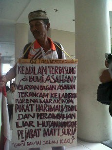 Protes Maraknya Pukat Harimau, Kek Sumari Jalan Kaki 186 Km