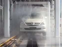 Cuci Mobil Otomatis Cuma 13 Menit