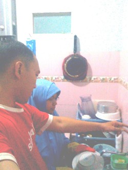 Berkat Sunlight Suamiku Jadi Rajin Cuci Piring