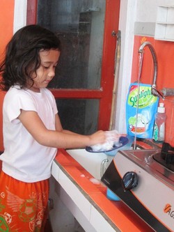 Jangan Hambat Keingintahuan Si Kecil