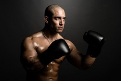 Tak Perlu Minder, Pria Botak Justru Terlihat Lebih Macho