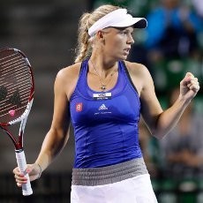 Sharapova & Wozniacki Lolos ke Babak Kedua