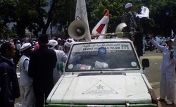 Rusak Gedung Kemendagri, 3 Demonstran Tolak Miras Dituntut 8 Bulan Bui