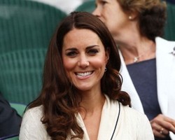 Foto Topless Tersebar, Kate Middleton Masih Bisa Tersenyum