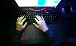 Hacker Serang Sistem Kode Peluncuran Nuklir Amerika