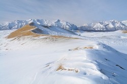 Ajaib! Gunung Salju Punya Padang Pasir