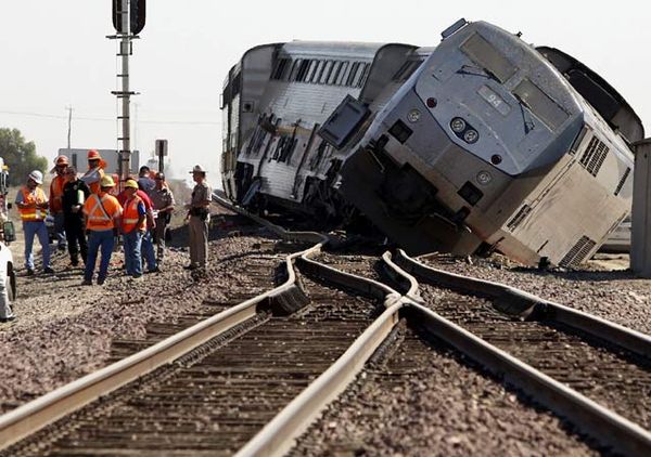 KA Tergelincir di California, Puluhan Orang Terluka
