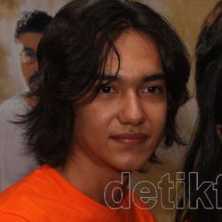 Adipati Dolken: Lebih Banyak Konflik di Perahu Kertas 2