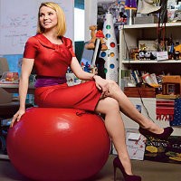 CEO Cantik Yahoo Dianugerahi Bayi Laki-laki