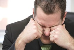 Apa Akibatnya Jika Sering Mengucek-ucek Mata?