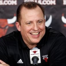 Bulls Perpanjang Kontrak Pelatih Thibodeau