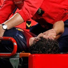 Puyol yang Akrab dengan Cedera