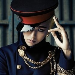 Rayakan Chuseok, G-Dragon Pakaikan Baju Tradisional Korea pada Jolie