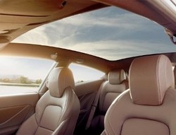 Nyetir Ferrari FF Kini Bisa Sambil Ngintip Awan