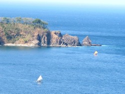 Tersihir Pesona Biru Perairan Lombok