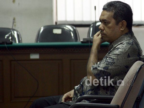 Atasan Dhana Jalani Sidang Perdana
