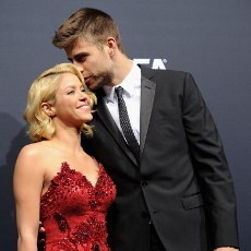 Pique-Shakira Tunggu Bayi Laki-laki