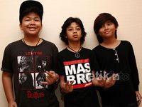 Tampil Bertiga, Coboy Junior Tetap Kompak