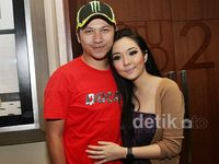 Aww! Gading Marten & Gisel Makin Mesra