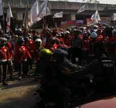 Ratusan Buruh Berencana Sweeping Perusahaan di Rungkut