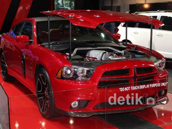 Mobil Otot Dodge Charger Redline