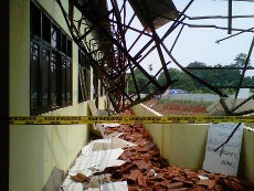 Atap SMAN 7 Depok Ambruk, Kepsek: 2 Terluka, Sekolah Diliburkan Sementara