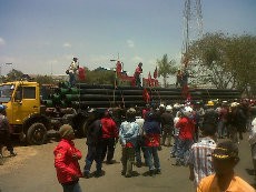 Protes Outsourcing, Ribuan Buruh Tutup Akses Kantor Pertamina Balongan