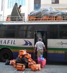 Bagasi Bus Terlalu Kecil, Ratusan Tas Jamaah Tak Terangkut
