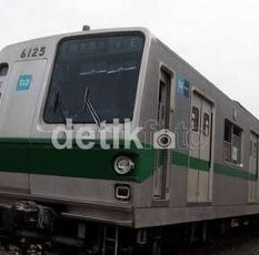 KRL Commuter Line Bogor-Jakarta Anjlok di Cilebut